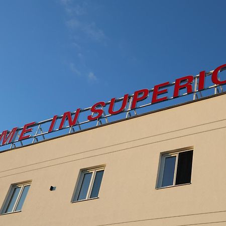Home In Superior如家 Surcin Bagian luar foto